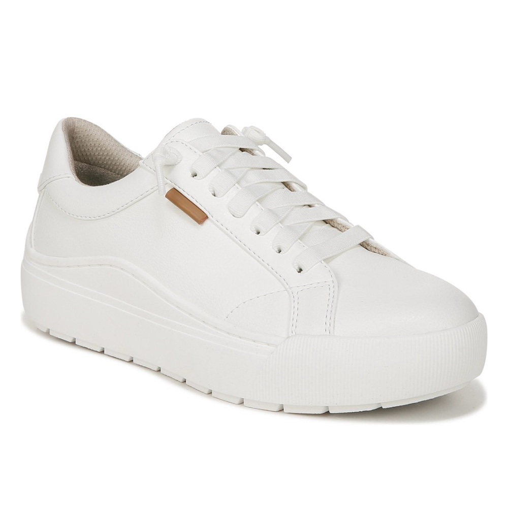 Women's Time off Go Closed Round Platinum Sneakers